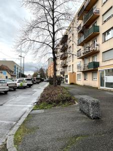 Το κτήριο όπου στεγάζεται  το διαμέρισμα