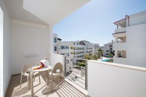 A balcony or terrace at Forte 2 Hotel