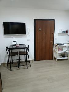 Μια τηλεόραση ή/και κέντρο ψυχαγωγίας στο Blueroom ASSO
