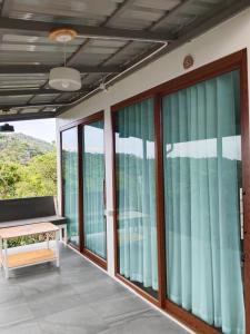Balkón nebo terasa v ubytování High Bar Koh Tao