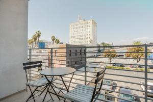 Gallery image of Blueground Long Beach pool gym nr beach LAX-1263 in Los Angeles
