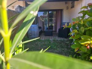 Zahrada ubytování logement avec cuisine et jardinet proche lac + 4 fotografie