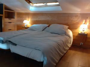 Postel nebo postele na pokoji v ubytování loftvesubie Studio