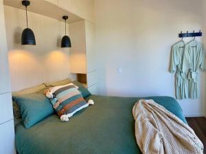 Postel nebo postele na pokoji v ubytování Essence Kangaroo Island - Tiny home American River
