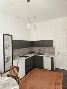 Kuchyň nebo kuchyňský kout v ubytování Bitola Authentic Appartments 1 + 2 fotografie