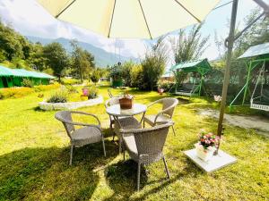 Zahrada ubytování The Himalayan Vilo Resort - A Riverside Resort, Manali