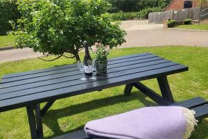 Κήπος έξω από το 2 Abbey View Cottages, Battle, East Sussex