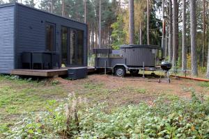 Zahrada ubytování Minimaja saunaga vaatega männimetsale