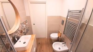 Phòng tắm tại La stanza di Daria - un nido silenzioso nel cuore del centro storico +9 ảnh