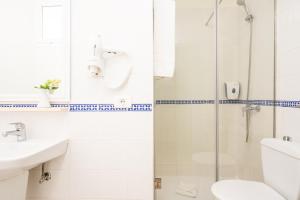A bathroom at HOVIMA Panorama