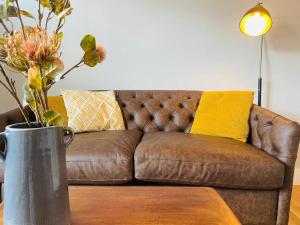 Pass the Keys Pet & Cycle Friendly Garden Home in New Mills的休息区