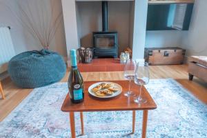 Pass the Keys Pet & Cycle Friendly Garden Home in New Mills的酒水
