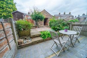 Pass the Keys Pet & Cycle Friendly Garden Home in New Mills外面的花园