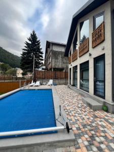 Bazén v ubytování Two Dilijan nebo v jeho okolí + 15 fotografií