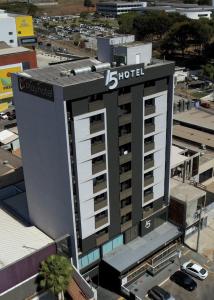 an overhead view of a building with the hotel at i5 Hotel - Taguatinga in Taguatinga
