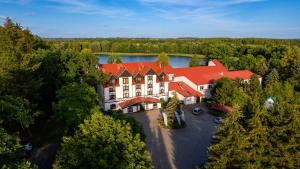 Peisaj natural din apropierea acestui hotel