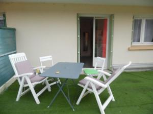 Zdjęcie z galerii obiektu Studio climatisé avec balcon, centre-ville, proche cures - 2 pers, animaux ok - FR-1-703-68 w mieście Amélie-les-Bains-Palalda