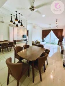 Posezení v ubytování The Majestic Condo Ipoh Home Fairy 2