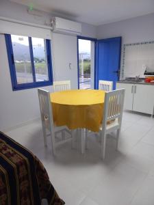 Cuisine ou kitchenette dans l'établissement Departamentos La Justina