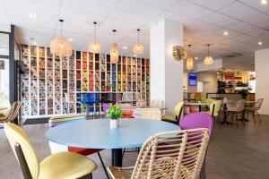 Εστιατόριο ή άλλο μέρος για φαγητό στο ibis Styles Perpignan Centre Gare +55 φωτογραφίες