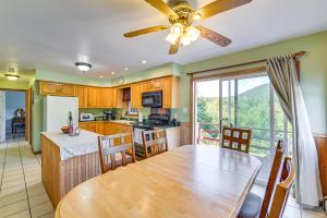 Imagen de la galería de Dog-Friendly Lake George Home 3 Mi to Beach!, en Lake George