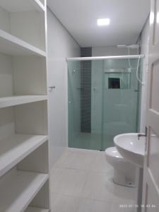 Bilik mandi di Pousada Morauer