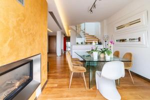 Nhà bếp/bếp nhỏ tại Magnificent, Deluxe Villa, Lagonisi, Athens Riviera