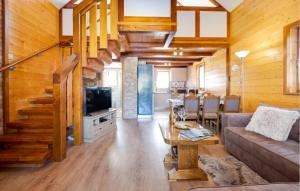 Χώρος καθιστικού στο Beautiful Home In Rozga