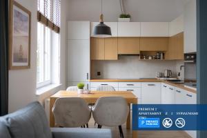 Kuchyňa alebo kuchynka v ubytovaní Premium Apartment with free private parking