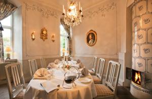 Posezení v ubytování Åkeshofs Slott