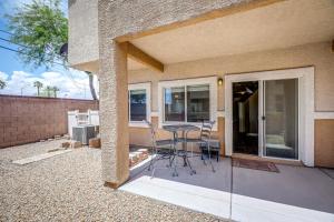 Las Vegas Condo with Patio and Pool Access!