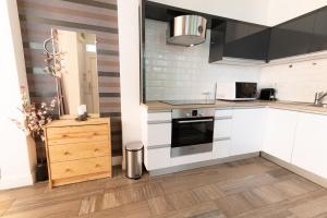 Superb Location & Chic Suite w' 2Bedroom 1061 Budapest, 9 Bajcsy-Zsilinszky út kép - 2