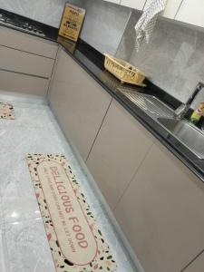 Afbeelding uit fotogalerij van Lissa Luxury Home Beachfront Bliss,3 bedroom Apartment,Nyali,Mombasa in Bamburi