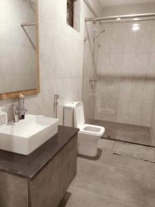 Afbeelding uit fotogalerij van Lissa Luxury Home Beachfront Bliss,3 bedroom Apartment,Nyali,Mombasa in Bamburi