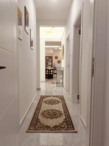 Afbeelding uit fotogalerij van Lissa Luxury Home Beachfront Bliss,3 bedroom Apartment,Nyali,Mombasa in Bamburi