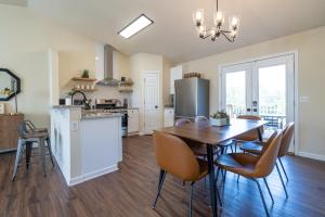 Fotografie z fotogalerie ubytování Affordable 4-Bedroom Retreat Near DT Cartersville v destinaci Cartersville