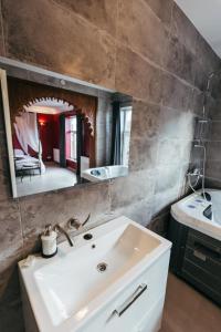 Koupelna v ubytování Hotel Riad Nour