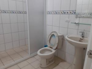 Un baño de Puchin Homestay