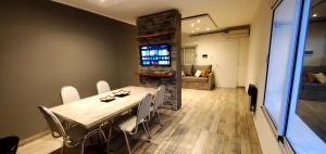 Et tv og/eller underholdning på MG Departamentos + 17 billeder