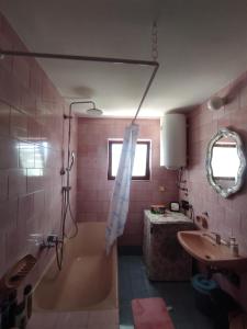 A bathroom at Sunčana strana