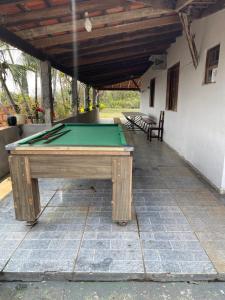 Τραπέζι μπιλιάρδου στο Ranchokomebebedorme