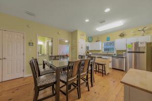 Kuchyň nebo kuchyňský kout v ubytování The Rookery 3504 by Vacation Homes Collection