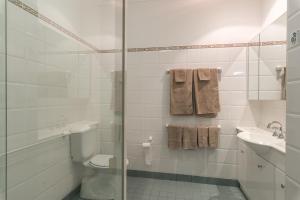 Mary MacKillop Spirituality Centre Baulkham Hills的一间浴室