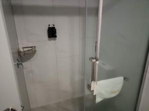 Koupelna v ubytování AWA Hotel