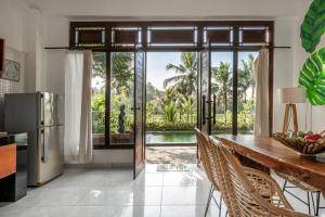 Κήπος έξω από το Family Paradise Villa, Shared Pool, Jungle & Rice Field Views