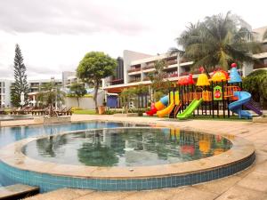 Bazén v ubytování Vietsovpetro Ho Tram Beach Resort & Spa nebo v jeho okolí