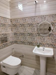 Phòng tắm tại Blue Bell Villa Corbett City Ramnagar