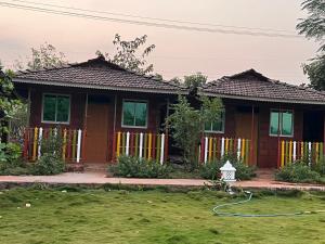 Gallery image of Navghar Nature Village Resort in Jambhulpāda