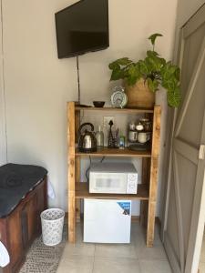 Dapur atau dapur kecil di Naude Guest House