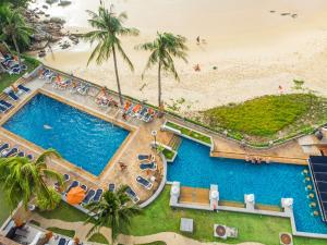 Der Swimmingpool an oder in der Nähe von Beyond Karon